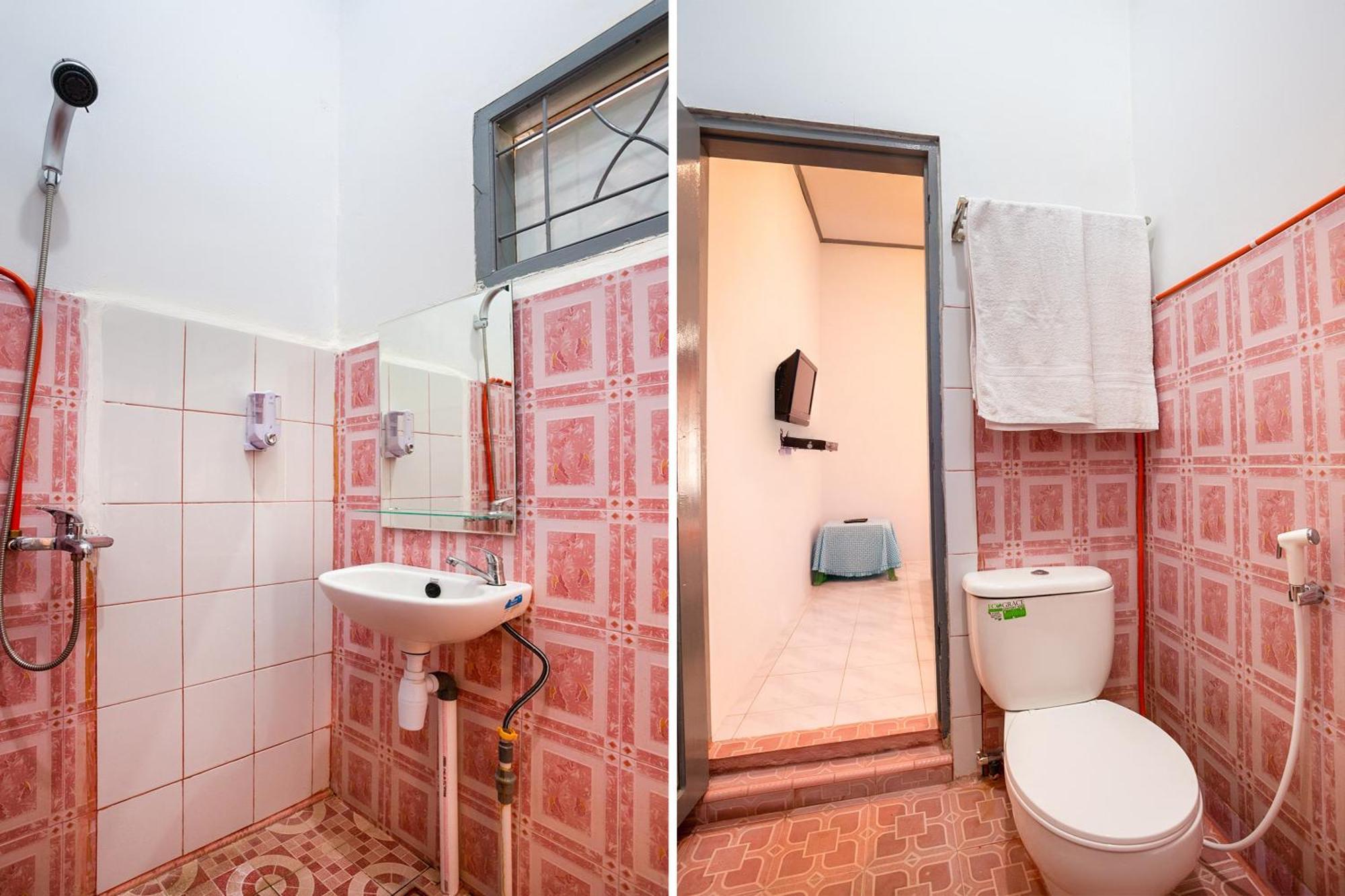 Oyo 2903 Putri Residence Syariah Букиттинги Экстерьер фото